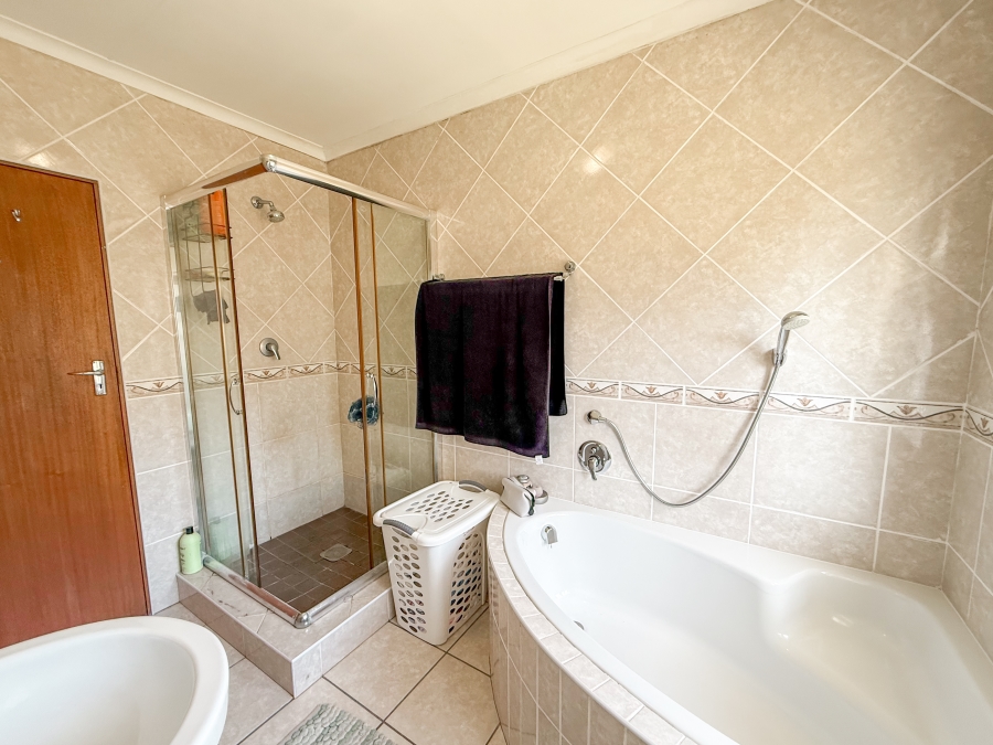 3 Bedroom Property for Sale in Island View Western Cape